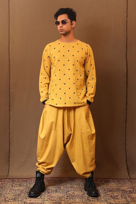 MATI Spade Embroidered Short Kurta With Baggy Pant 