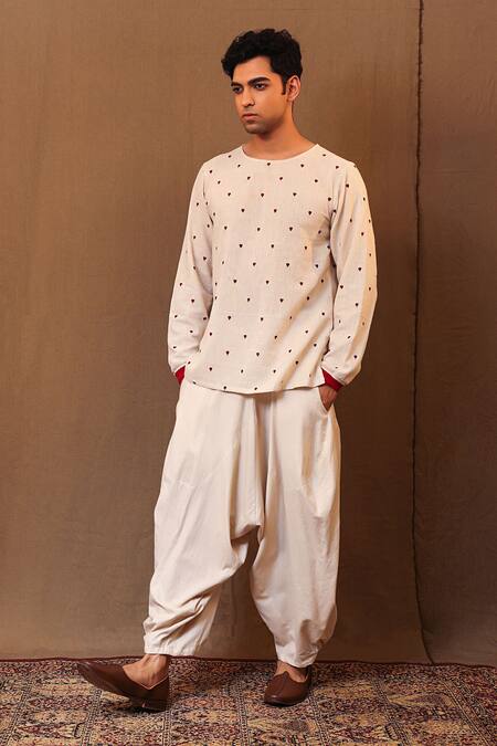 Buy_Mati_Off White Cotton Embroidery Handwoven Heart Short Kurta _Online_at_Aza_Fashions