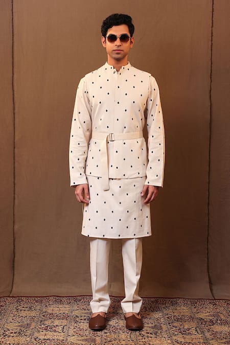 MATI Off White Cotton Embroidery Spade Handwoven Bundi And Pant Set 