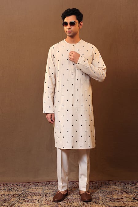 MATI Handwoven Cotton Spade Embroidered Kurta 