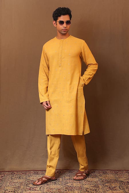 MATI Handwoven Cotton Club Embroidered Kurta 