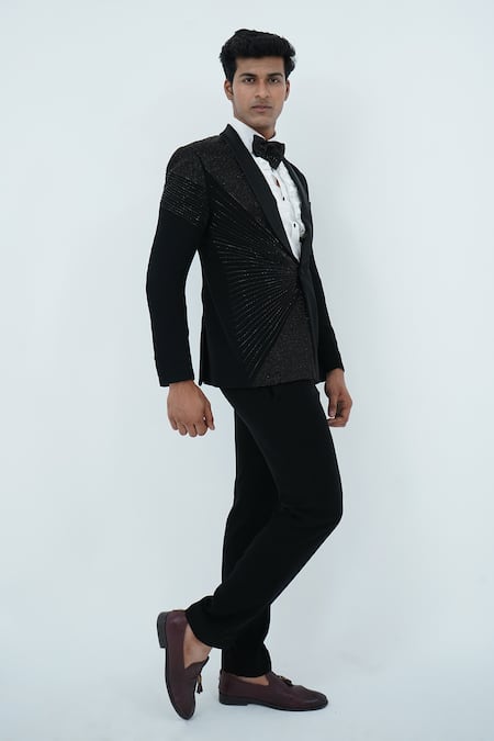 Zardozi Zari Geometric Pattern Embroidered Tuxedo Set 