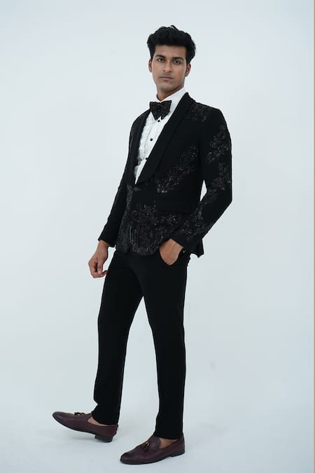 Zardozi Zari Floral Pattern Embroidered Tuxedo Set 