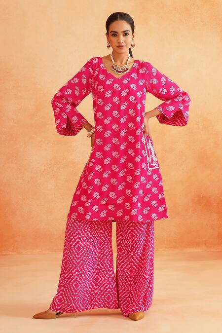 Palak & Mehak_Pink Crepe, Net Embroidery V-neck Gauri Floral Print Kurta Flared Pant Set _Online_at_Aza_Fashions