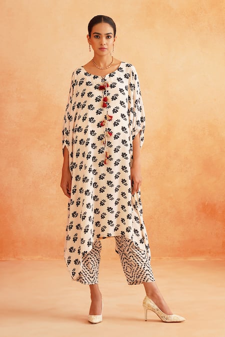 Palak & Mehak_White Crepe, Cotton Tassels Round Neck Maya Floral Print Kaftan Kurta And Pant Set _Online_at_Aza_Fashions