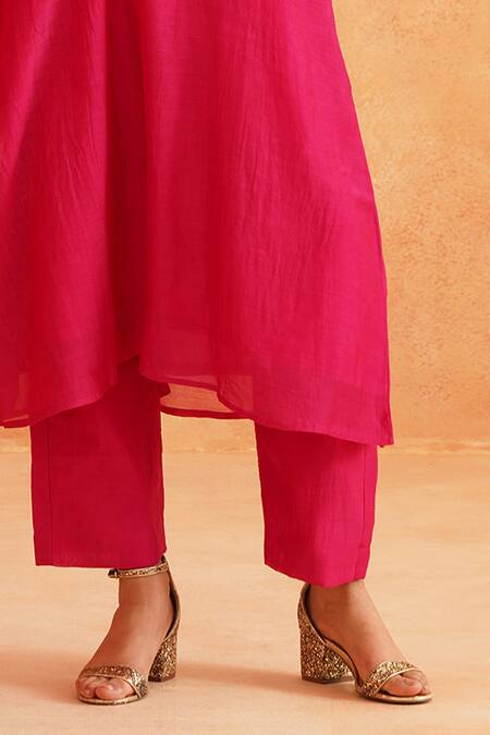 Shop Palak & Mehak Pink Crepe Embroidery V-neck Ojasvi Floral Print Cape Pant Set Online at Aza Fashions Shop_Palak & Mehak_Pink Crepe Embroidery V-neck Ojasvi Floral Print Cape Pant Set _Online_at_Aza_Fashions