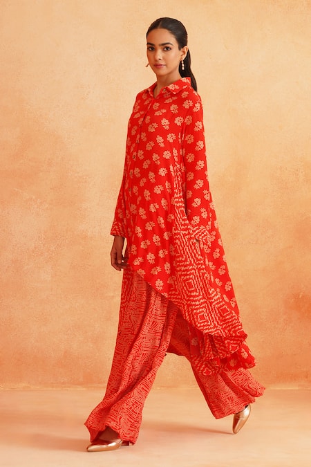 Palak & Mehak_Red Crepe Embroidery Round Neck Ria Printed Panelled Cape Top And Pant Set _at_Aza_Fashions