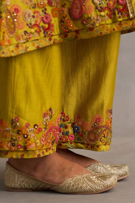 Buy_Petticoat Lane By Divya_Green Organza, Chanderi Beads, Embroidery Round Neck A-line Kurta Pant Set 