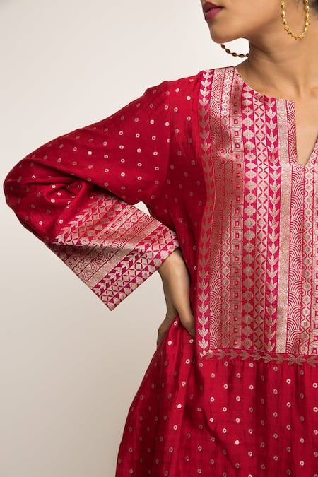 Buy_SOBARIKO_Red Silk Embroidery Split V-neck Sitara Dotted Kurta And Pant Set _Online_at_Aza_Fashions