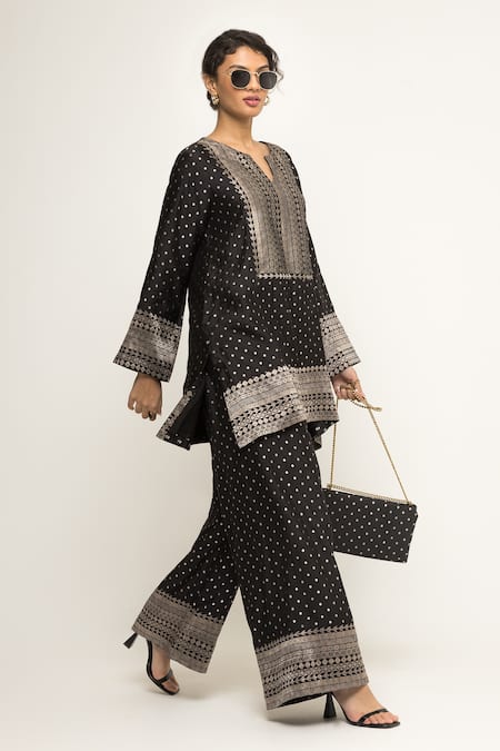 Shop SOBARIKO Black Silk Embroidery Split Sitara Dotted Banarasi Kurta And Wide Legged Pant Online at Aza Fashions Shop_SOBARIKO_Black Silk Embroidery Split Sitara Dotted Banarasi Kurta And Wide Legged Pant _Online_at_Aza_Fashions