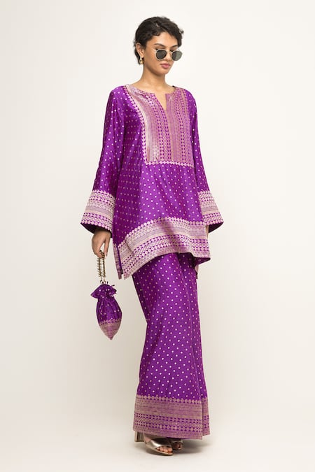 SOBARIKO Sitara Dotted Silk Woven Kurta & Wide Legged Pant 