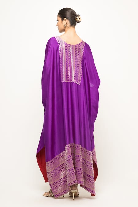 Shop SOBARIKO Purple Silk Split V-neck Siya Asymmetric Kaftan at Aza Fashions Shop_SOBARIKO_Purple Silk Split V-neck Siya Asymmetric Kaftan _at_Aza_Fashions