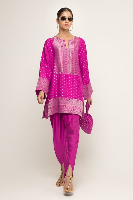 Sobariko Pink Silk Notched Tara Brocade Kurta And Dhoti Pant Set 