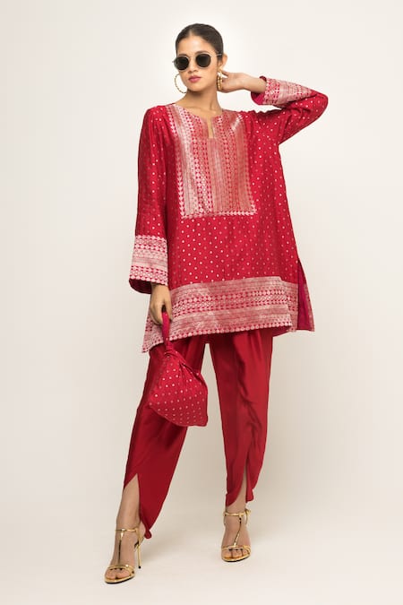 Sobariko Tara Banarasi Brocade Silk Kurta & Dhoti Pant Set 