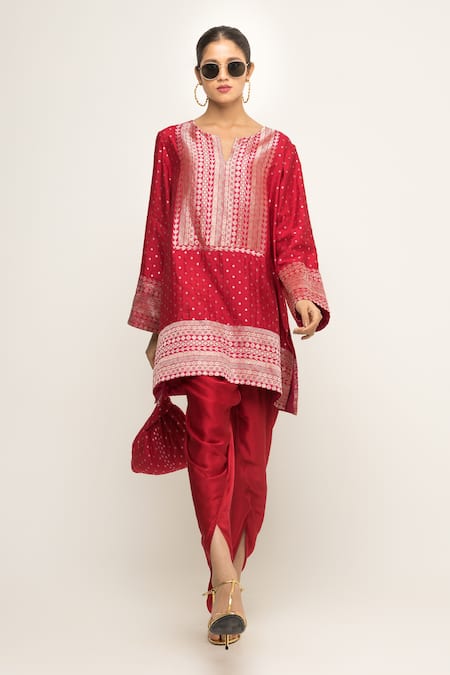 Shop SOBARIKO Red Silk Split V-neck Tara Banarasi Brocade Kurta And Dhoti Pant Set at Aza Fashions Shop_SOBARIKO_Red Silk Split V-neck Tara Banarasi Brocade Kurta And Dhoti Pant Set _at_Aza_Fashions