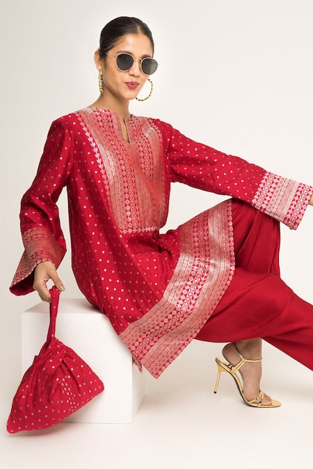 Shop SOBARIKO Red Silk Split V-neck Tara Banarasi Brocade Kurta And Dhoti Pant Set Online at Aza Fashions Shop_SOBARIKO_Red Silk Split V-neck Tara Banarasi Brocade Kurta And Dhoti Pant Set _Online_at_Aza_Fashions