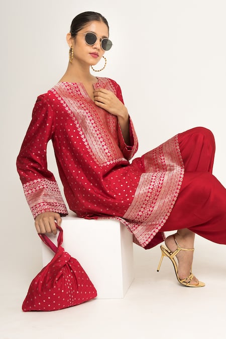 SOBARIKO Red Silk Split V-neck Tara Banarasi Brocade Kurta And Dhoti Pant Set at Aza Fashions SOBARIKO_Red Silk Split V-neck Tara Banarasi Brocade Kurta And Dhoti Pant Set _at_Aza_Fashions