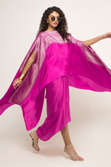 SOBARIKO_Pink Silk Devi Brocade Panel Cape With Skirt _at_Aza_Fashions