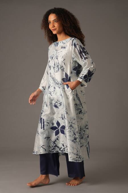 Shop_Khat_White Chanderi Silk Embroidery Boat Neck Flora Texture Print Kurta Set _Online_at_Aza_Fashions