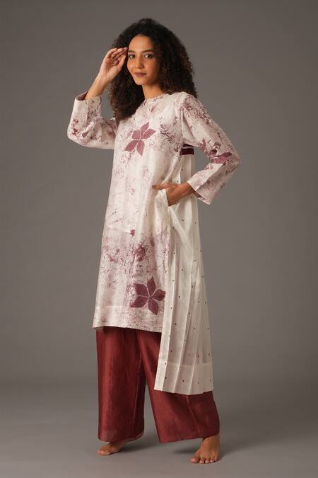 Khat White Chanderi Silk Embroidery Boat Neck Fleur Print High Low Kurta Pant Set Online at Aza Fashions Khat_White Chanderi Silk Embroidery Boat Neck Fleur Print High Low Kurta Pant Set _Online_at_Aza_Fashions