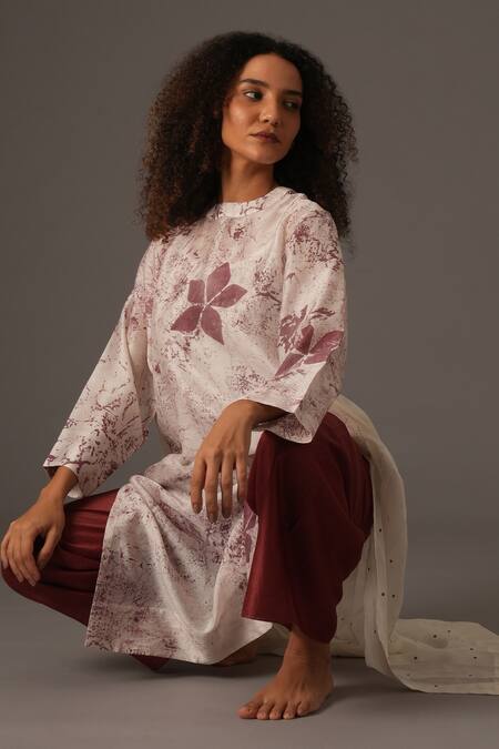 Khat_White Chanderi Silk Embroidery Boat Neck Fleur Print High Low Kurta Pant Set _at_Aza_Fashions