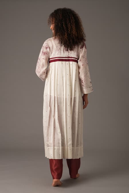 Shop_Khat_White Chanderi Silk Embroidery Boat Neck Fleur Bloom High Low Kurta Pant Set _at_Aza_Fashions