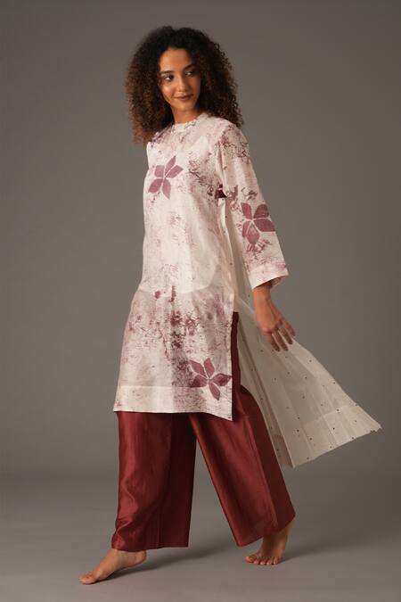 Buy Khat White Chanderi Silk Embroidery Boat Neck Fleur Bloom High Low Kurta Pant Set Online at Aza Fashions Buy_Khat_White Chanderi Silk Embroidery Boat Neck Fleur Bloom High Low Kurta Pant Set _Online_at_Aza_Fashions