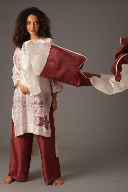 Buy Khat White Chanderi Silk Embroidery Boat Neck Fleur Bloom High Low Kurta Pant Set Buy_Khat_White Chanderi Silk Embroidery Boat Neck Fleur Bloom High Low Kurta Pant Set