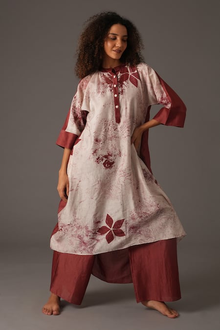 Khat_White Chanderi Silk Embroidery Mandarin Bloom Texture Print Kurta Pant Set _Online_at_Aza_Fashions
