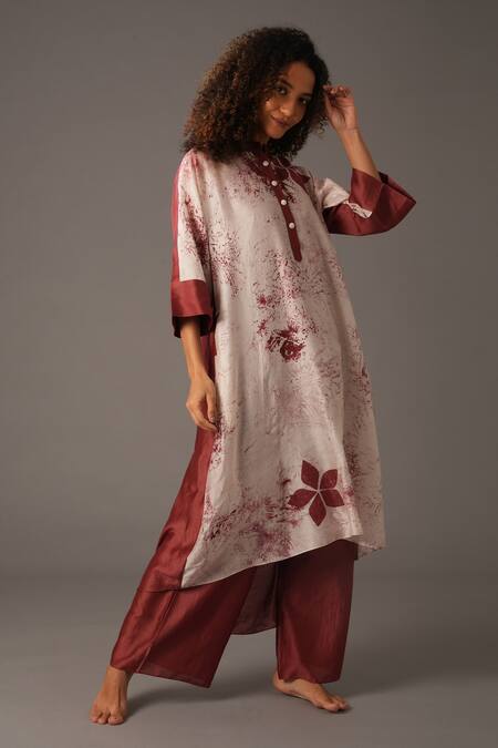 Shop_Khat_White Chanderi Silk Embroidery Mandarin Bloom Texture Print Kurta Pant Set _Online_at_Aza_Fashions