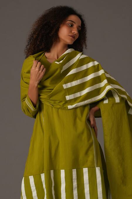 Khat Green Poplin, Muslin, Cotton Round Neck Striped Print Kurta Pant Set at Aza Fashions Khat_Green Poplin, Muslin, Cotton Round Neck Striped Print Kurta Pant Set _at_Aza_Fashions