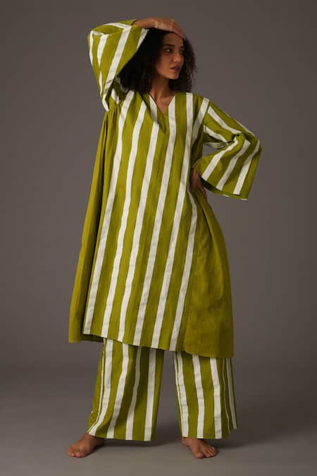 KHAT Striped Print V Neck Kurta With Pant 