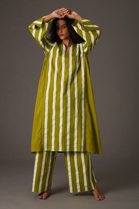 Khat_Green Poplin, Muslin V-neck Striped Print V Kurta With Pant _Online_at_Aza_Fashions