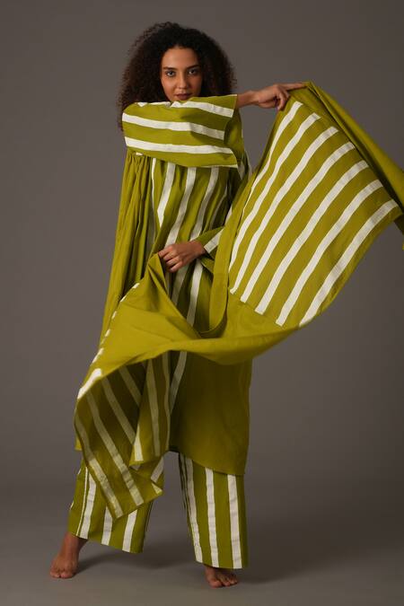 Khat_Green Mul Print Striped V Neck Bar Kurta Set _Online_at_Aza_Fashions