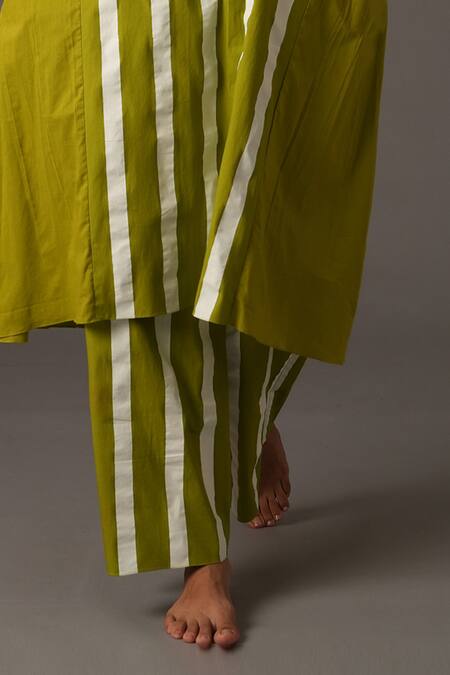 Shop Khat Green Mul Print Striped V Neck Bar Kurta Set Online at Aza Fashions Shop_Khat_Green Mul Print Striped V Neck Bar Kurta Set _Online_at_Aza_Fashions