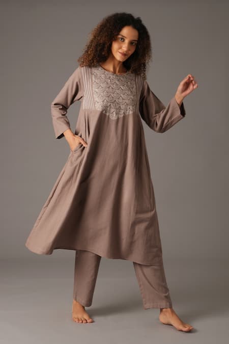 Khat_Grey Cotton Embroidery Round Neck Stitchline Thread Kurta And Pant Set _Online_at_Aza_Fashions