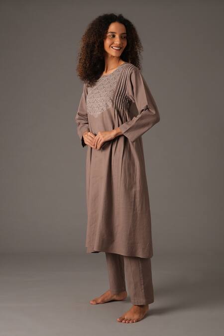 Khat_Grey Cotton Embroidery Round Neck Stitchline Thread Kurta And Pant Set _at_Aza_Fashions