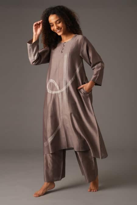 KHAT Grey Chanderi Silk Embroidery Stitchline Thread Placement Kurta And Pant Set 