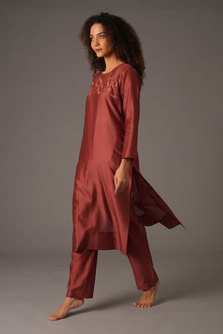 Buy_Khat_Maroon Chanderi Silk Embroidery Round Neck Floral Yoke Kurta And Pant Set _Online_at_Aza_Fashions