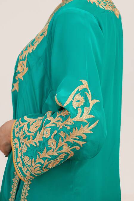 Daljit Sudan_Blue Crepe Embroidery Mandarin Collar Aari Kurta With Draped Pant _Online_at_Aza_Fashions