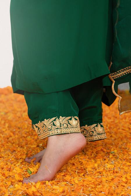 Shop_Daljit Sudan_Green Crepe, Organza Embroidery V-neck Pop Tilla Kurta Pant Set _Online_at_Aza_Fashions