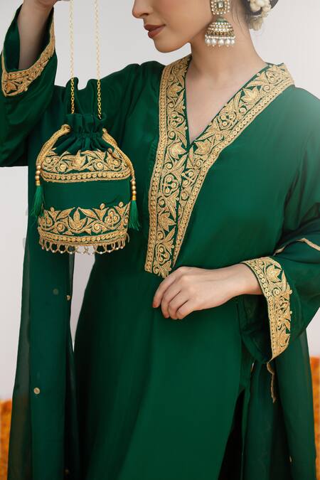 Buy_Daljit Sudan_Green Crepe, Organza Embroidery V-neck Pop Tilla Kurta Pant Set 