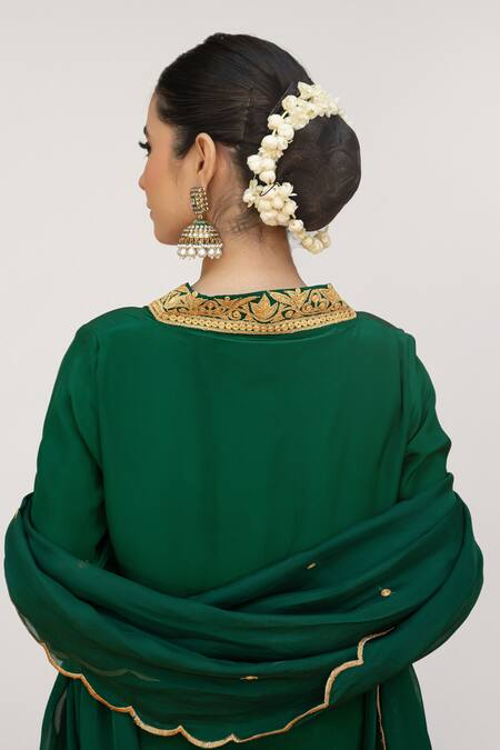 Shop_Daljit Sudan_Green Crepe, Organza Embroidery V-neck Pop Tilla Kurta Pant Set 