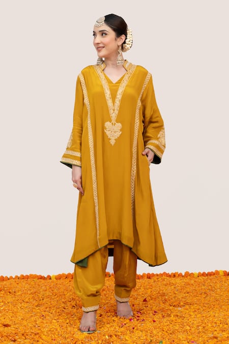 Daljit Sudan Yellow Crepe Embroidered Pop Tilla Mandarin Collar Floral Jaali Kurta With Pant 