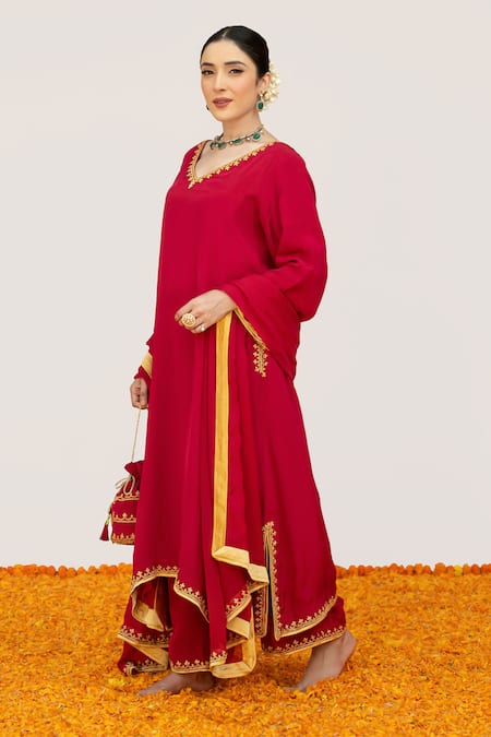 Daljit Sudan Red Crepe, Organza Embroidery V-neck Tilla Border Kurta Pant Set Online at Aza Fashions Daljit Sudan_Red Crepe, Organza Embroidery V-neck Tilla Border Kurta Pant Set _Online_at_Aza_Fashions