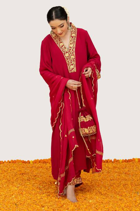 Daljit Sudan Red Crepe, Organza Embroidery V-neck Floral Vine Kurta Pant Set Online at Aza Fashions Daljit Sudan_Red Crepe, Organza Embroidery V-neck Floral Vine Kurta Pant Set _Online_at_Aza_Fashions