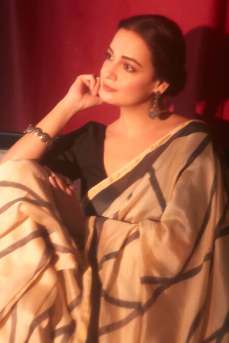 Shop_Banana Labs_Beige Chanderi Geometric Pattern Saree 