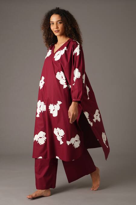 Khat_Maroon Poplin, Cotton Collared Garden Grace Print Kurta And Pant Set _Online_at_Aza_Fashions