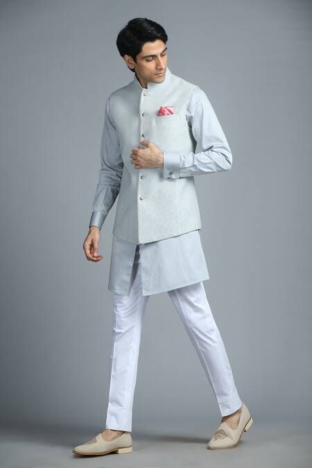 Char Chaand_Gray Cotton Embroidery Geometric Bundi And Kurta Set _at_Aza_Fashions