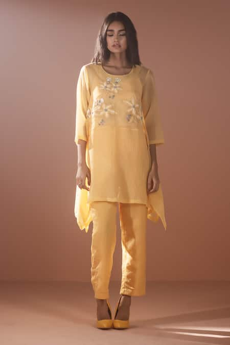 Oja Flower Embroidered Tunic With Pant 